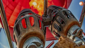 IAS अधिकारी Sanjeev Hans पर भ्रष्टाचार जांच: ED की कार्रवाई