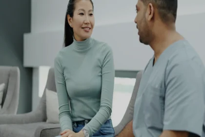 कोलकाता में हत्या की गुत्थी: परिवार के आरोप और पुलिस की जांच