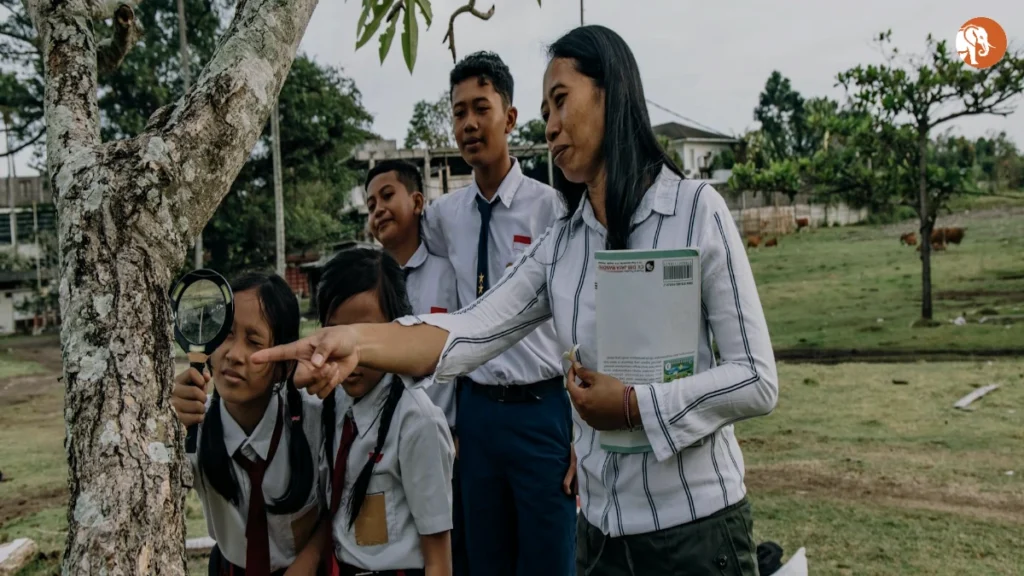 इंडोनेशिया स्कूल ढहने की आपदा: खोज और बचाव प्रयासों का अद्यतन