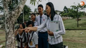 इंडोनेशिया स्कूल ढहने की आपदा: खोज और बचाव प्रयासों का अद्यतन