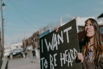 पाकिस्तान की महिलाओं की क्रिकेट टीम के वर्ल्ड कप में विवादित रन-आउट के बाद के हालात