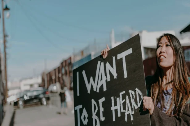 पाकिस्तान की महिलाओं की क्रिकेट टीम के वर्ल्ड कप में विवादित रन-आउट के बाद के हालात