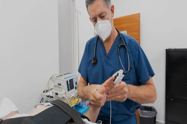 भारतीय अस्पतालों पर स्वास्थ्य योजनाओं का प्रभाव 2025