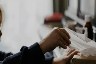 बच्चों में खांसी और उसकी दवाएं: क्या जानना ज़रूरी है?