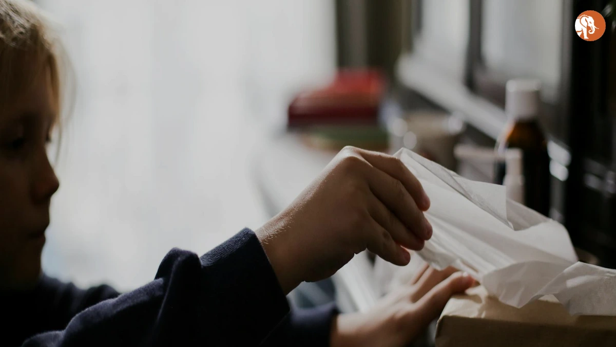 बच्चों में खांसी और उसकी दवाएं: क्या जानना ज़रूरी है? बच्चों में खांसी और उसकी दवाएं: क्या जानना ज़रूरी है?