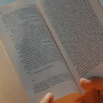 भारत की सेवा क्षेत्र की विकास दर पर सितंबर 2023 के प्रभाव का विश्लेषण, जिसमें आर्थिक आंकड़े और रुझान दिखाए गए हैं | Analysis of the impact of September 2023 on India's service sector growth rate, showing economic data and trends