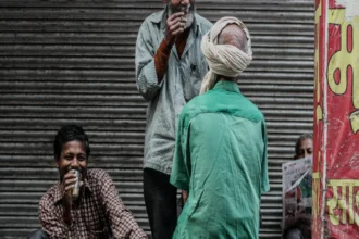 भारत में $8B IPO की धूम और इसके प्रभाव पर हिंदी और अंग्रेजी में विस्तृत विश्लेषण | Detailed analysis of India's $8B IPO buzz and its impacts in Hindi and English