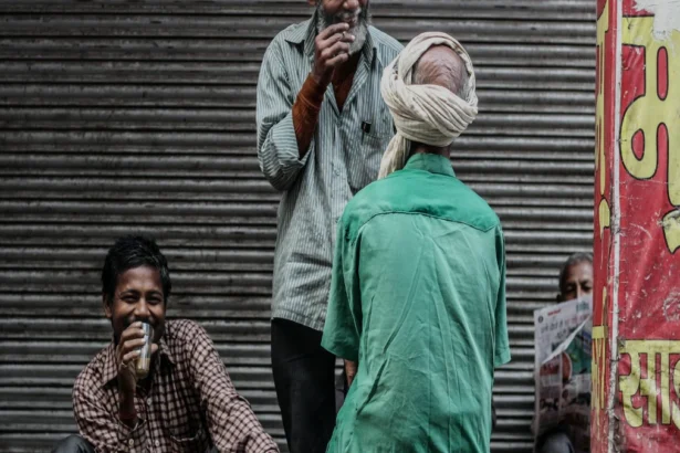 भारत में $8B IPO की धूम और इसके प्रभाव पर हिंदी और अंग्रेजी में विस्तृत विश्लेषण | Detailed analysis of India's $8B IPO buzz and its impacts in Hindi and English