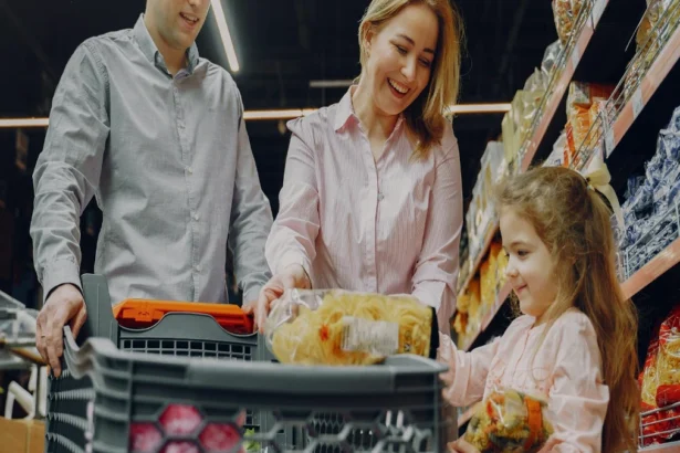 A guide showing top stock picks for 2025 with charts and analysis in Hindi and English on AajKyaHai.com