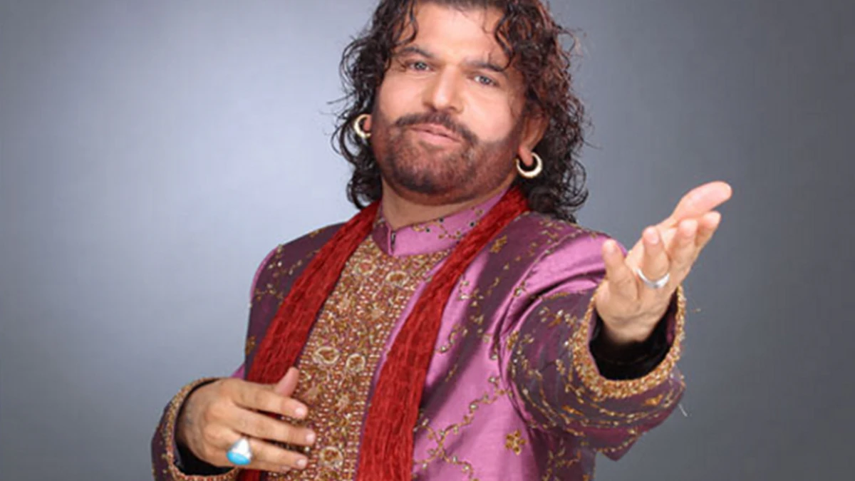 Hans Raj Hans की तस्वीर, जो अपने संगीत करियर के शुरुआती दिनों से लेकर सुपरस्टार बनने तक के सफर को दर्शाती है। Photo of Hans Raj Hans showcasing his journey from humble beginnings to becoming a music superstar.