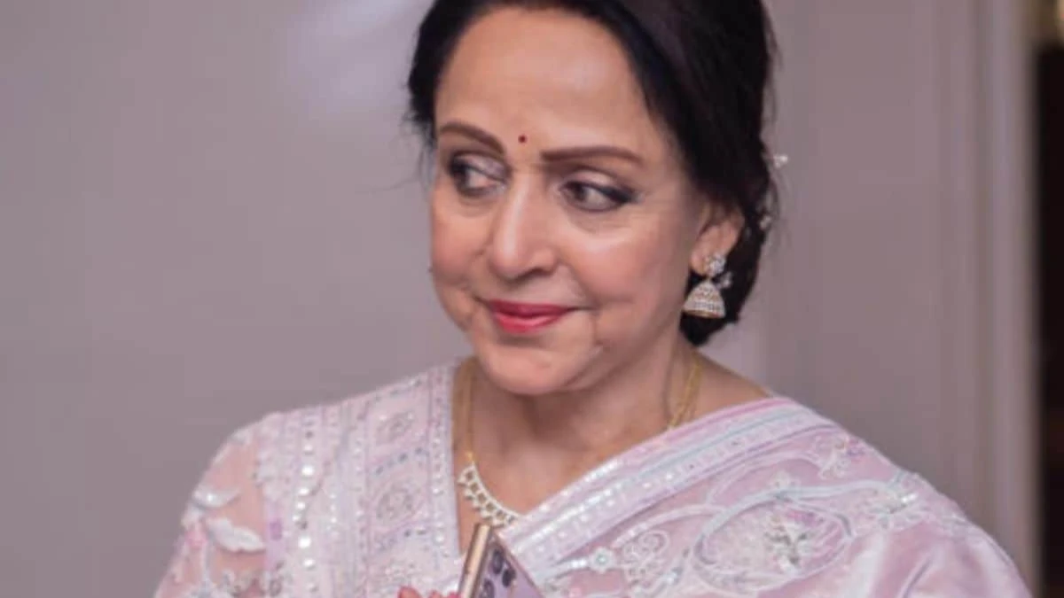 हेमा मालिनी से सांसद: हेमा मालिनी की जीवन यात्रा 1 हेमा मालिनी की तस्वीर जो एक बॉलीवुड अभिनेत्री से सांसद बनीं, Hema Malini photo from Bollywood actress to MP journey