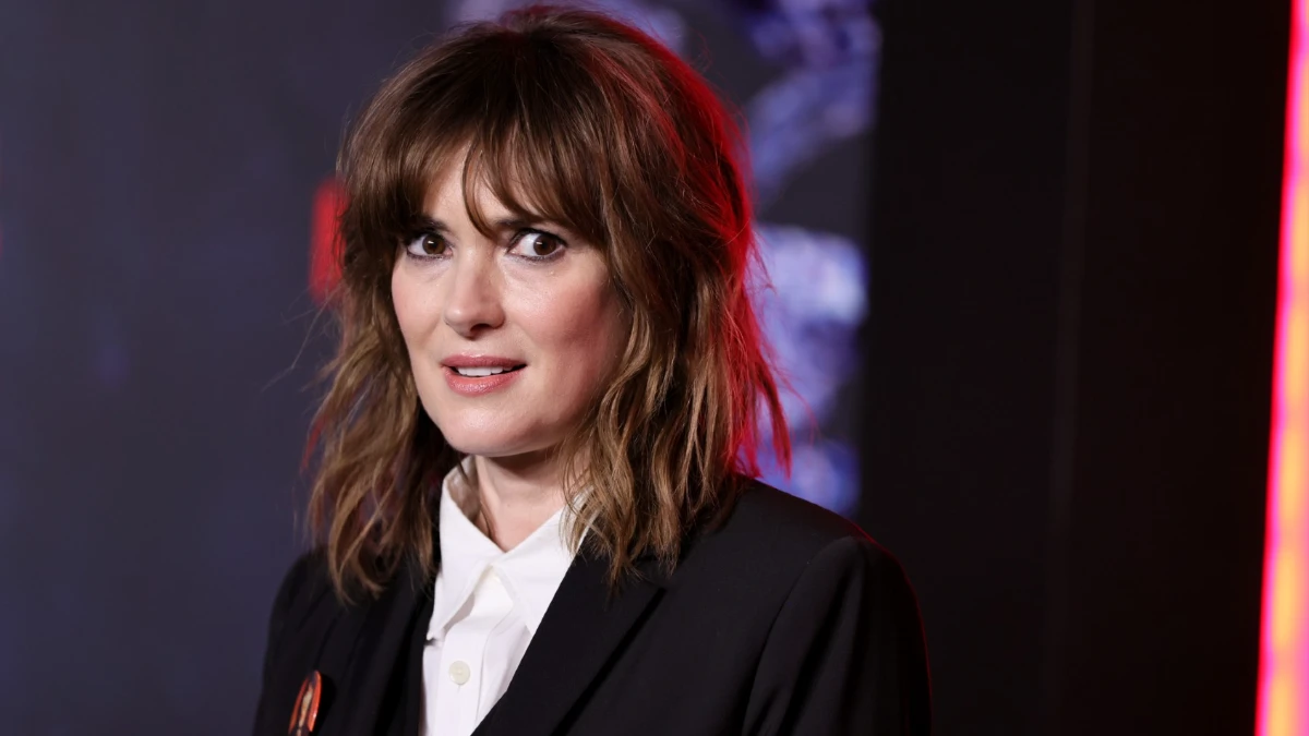 Winona Ryder की प्रेरणादायक जीवन कहानी और फिल्मी सफर (Winona Ryder's inspiring life story and film career) in Hindi and English on AajKyaHai.com